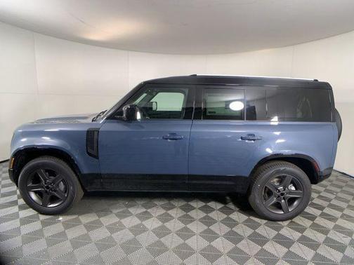2025 Land Rover Defender P400 X-Dynamic SE