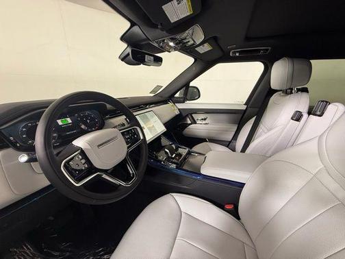 2025 Land Rover Range Rover Sport P360 SE