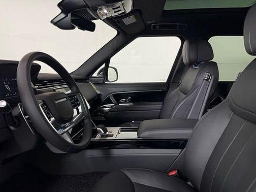 Santorini Black 2026 Land Rover Range Rover P530 SE