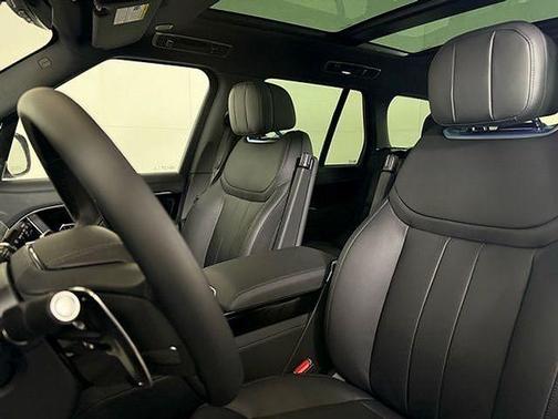 Santorini Black 2026 Land Rover Range Rover P530 SE