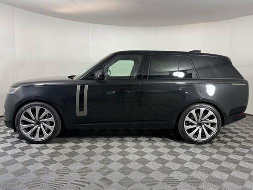 2026 Land Rover Range Rover P530 SE