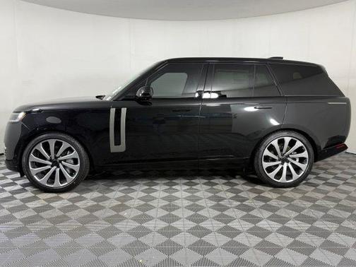 Santorini Black 2026 Land Rover Range Rover P530 SE
