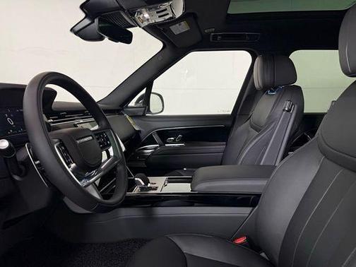 2026 Land Rover Range Rover P530 SE