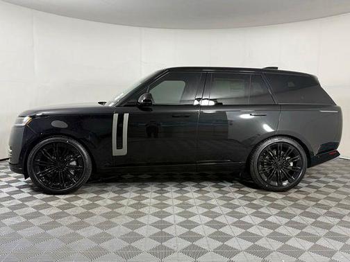 Santorini Black 2026 Land Rover Range Rover P530 SE