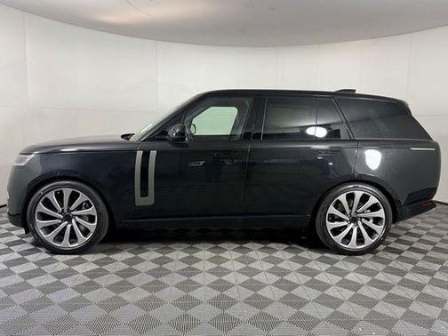 2026 Land Rover Range Rover P530 SE