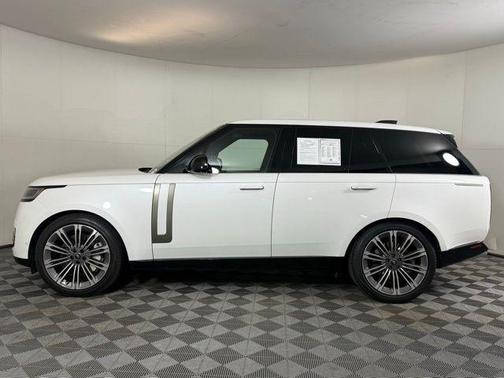 2023 Land Rover Range Rover P530 SE