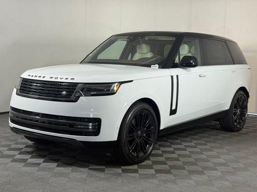 2025 Land Rover Range Rover P400 SE 7 Seat