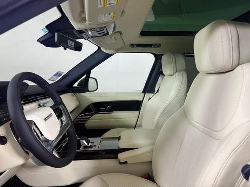 2025 Land Rover Range Rover P400 SE 7 Seat