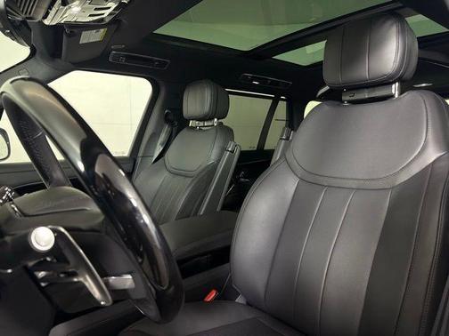 2026 Land Rover Range Rover P400 SE 7 Seat
