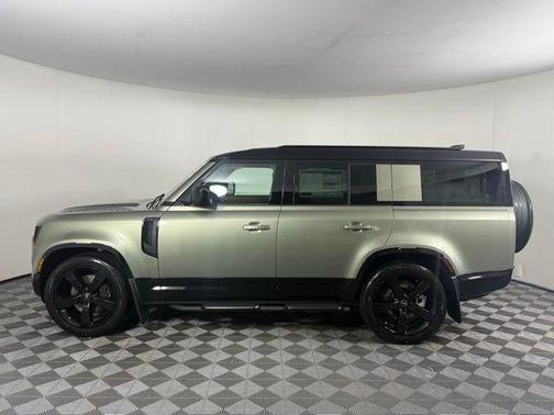2025 Land Rover Defender P400 X-Dynamic SE