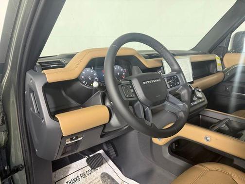 2025 Land Rover Defender P400 X-Dynamic SE