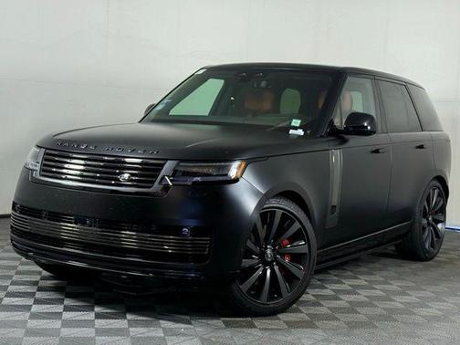2025 Land Rover Range Rover P615 SV