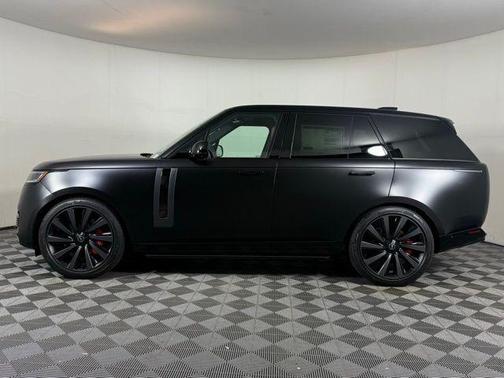 2025 Land Rover Range Rover P615 SV
