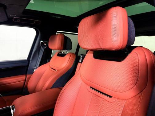 2025 Land Rover Range Rover P615 SV