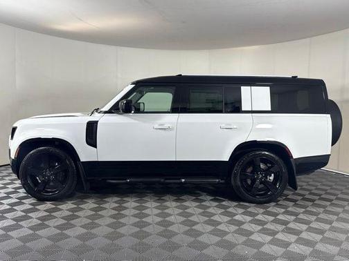 2025 Land Rover Defender P400 X-Dynamic SE