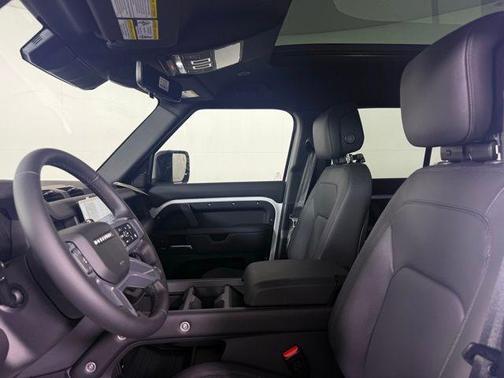 2025 Land Rover Defender P400 X-Dynamic SE