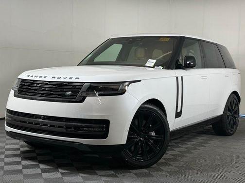 2026 Land Rover Range Rover P550e SE