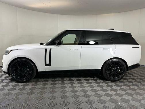 2026 Land Rover Range Rover P400 SE