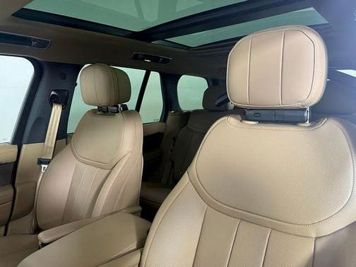 Belgravia Green 2026 Land Rover Range Rover P550e SE