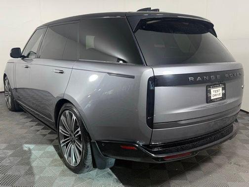 2023 Land Rover Range Rover P530 SE