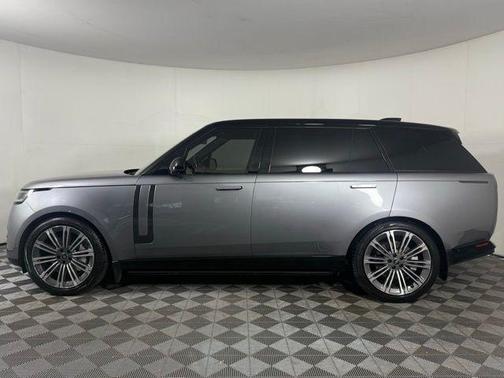 2023 Land Rover Range Rover P530 SE