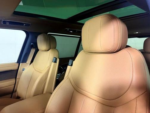 2025 Land Rover Range Rover P400 SE 7 Seat