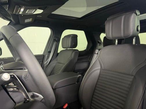 2025 Land Rover Discovery P360 Dynamic SE