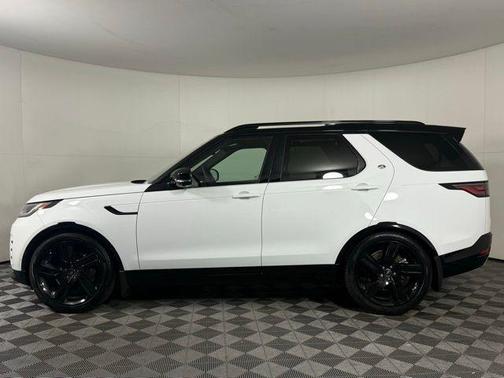 2025 Land Rover Discovery P360 Dynamic SE