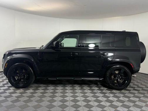 2026 Land Rover Defender 110 V8