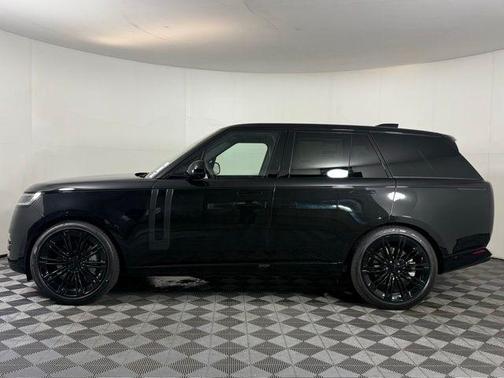 2026 Land Rover Range Rover P530 SE