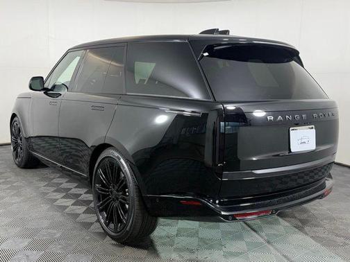2026 Land Rover Range Rover P530 SE
