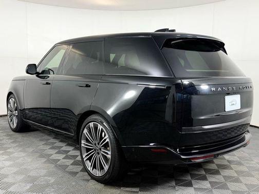 2024 Land Rover Range Rover P530 SE