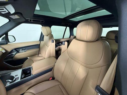 2025 Land Rover Range Rover P530 SE