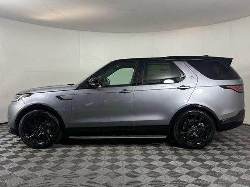 2025 Land Rover Discovery P300 Dynamic SE