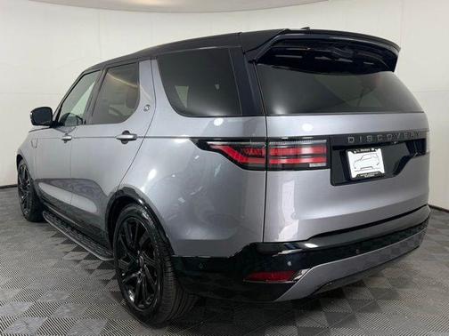 2025 Land Rover Discovery P300 Dynamic SE