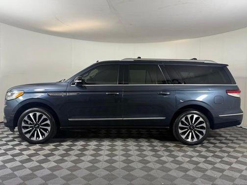 2022 Lincoln Navigator L Reserve