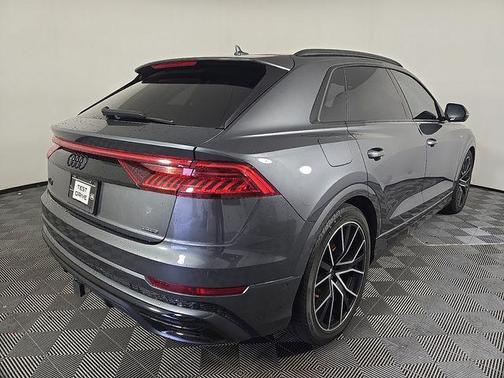 Daytona Gray Pearl Effect 2023 Audi Q8 55 Prestige