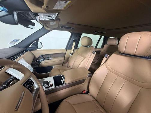 2025 Land Rover Range Rover P400 SE 7 Seat