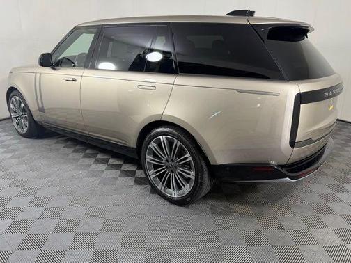 2025 Land Rover Range Rover P400 SE 7 Seat