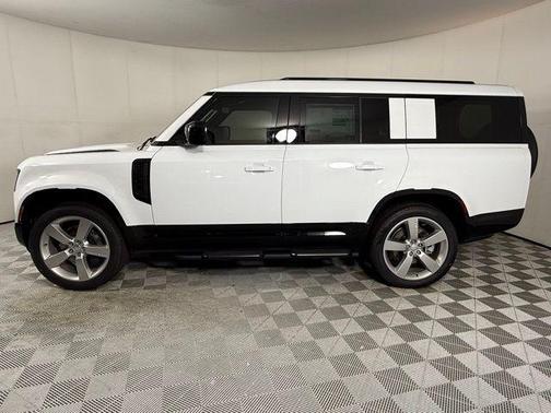 2025 Land Rover Defender P400 X-Dynamic SE