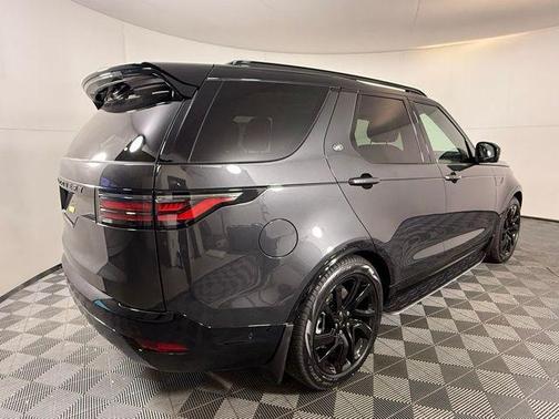 2025 Land Rover Discovery P360 Dynamic SE