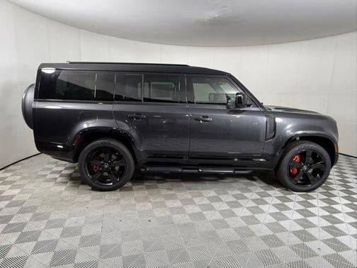 2025 Land Rover Defender P400 X