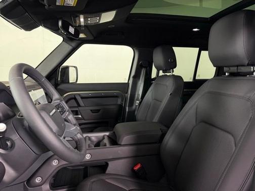 2025 Land Rover Defender P300
