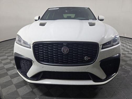 Fuji White 2022 Jaguar F-PACE SVR