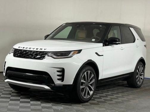 2025 Land Rover Discovery P300 Dynamic SE