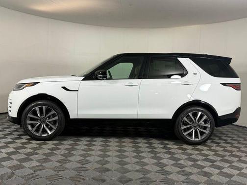2025 Land Rover Discovery P300 Dynamic SE
