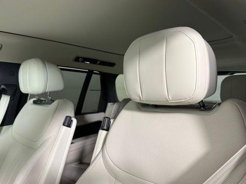 2025 Land Rover Range Rover P530 SE