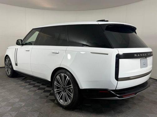 2026 Land Rover Range Rover P400 SE 7 Seat