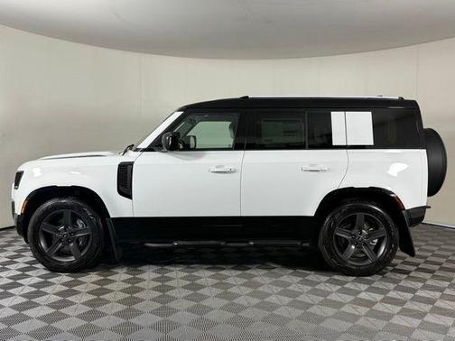 2025 Land Rover Defender P400 X-Dynamic SE