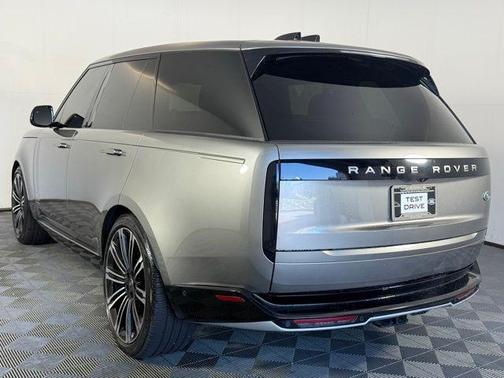 2023 Land Rover Range Rover P530 SE